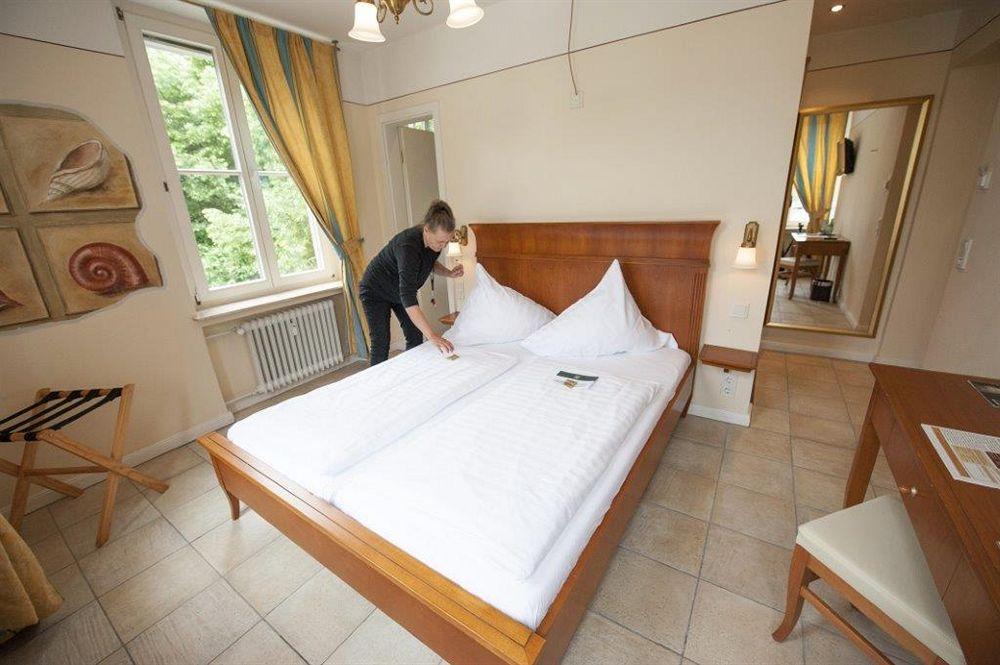 XII Apostel Albergo Cologne Exterior photo
